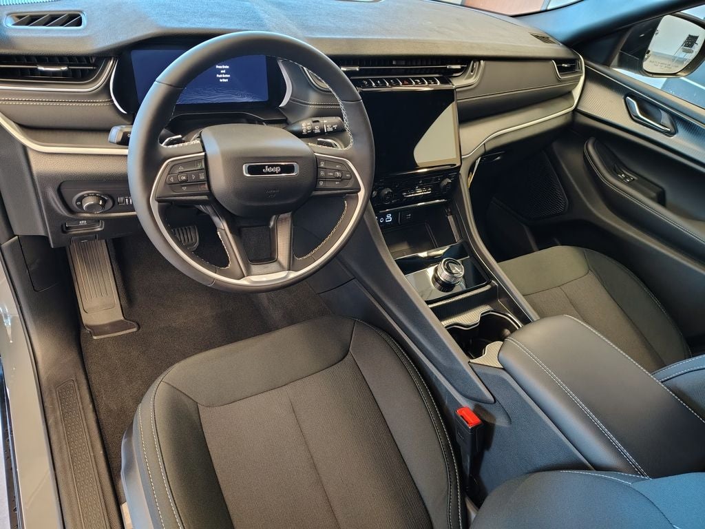 2027 Jeep Grand Cherokee Laredo X