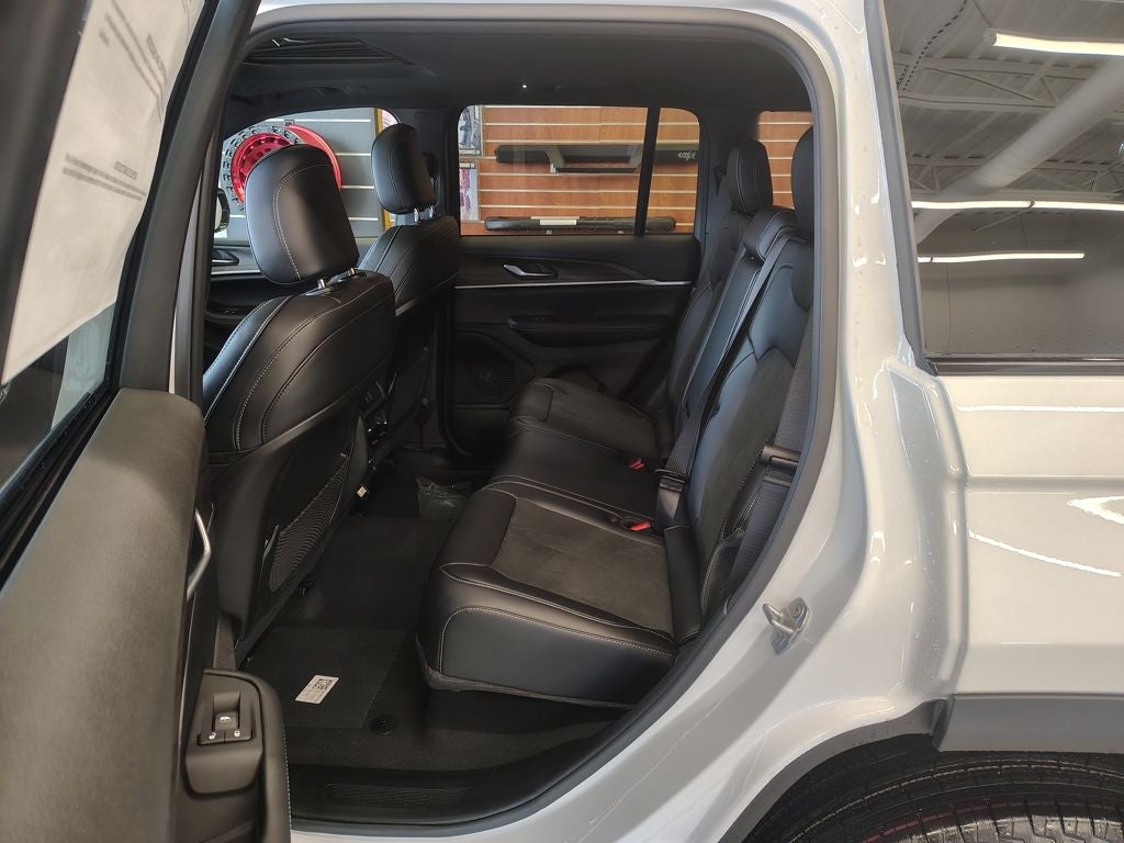 2026 Jeep Grand Cherokee Altitude