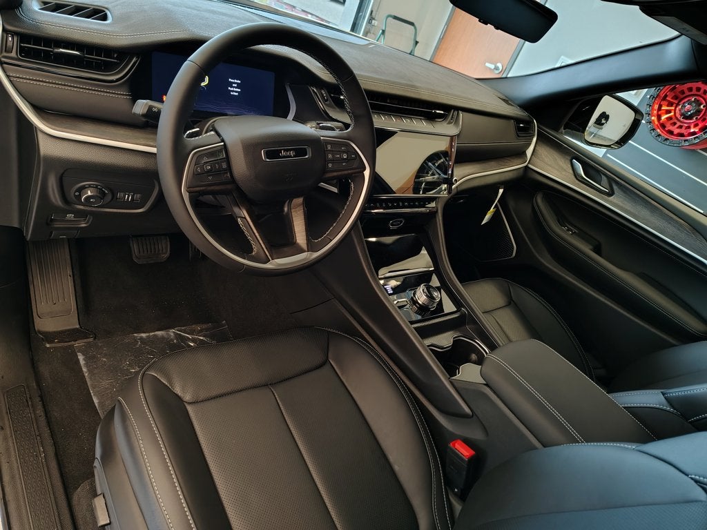 2027 Jeep Grand Cherokee Limited Reserve