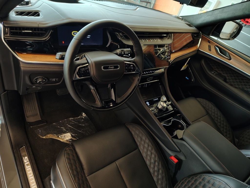 2027 Jeep Grand Cherokee Summit