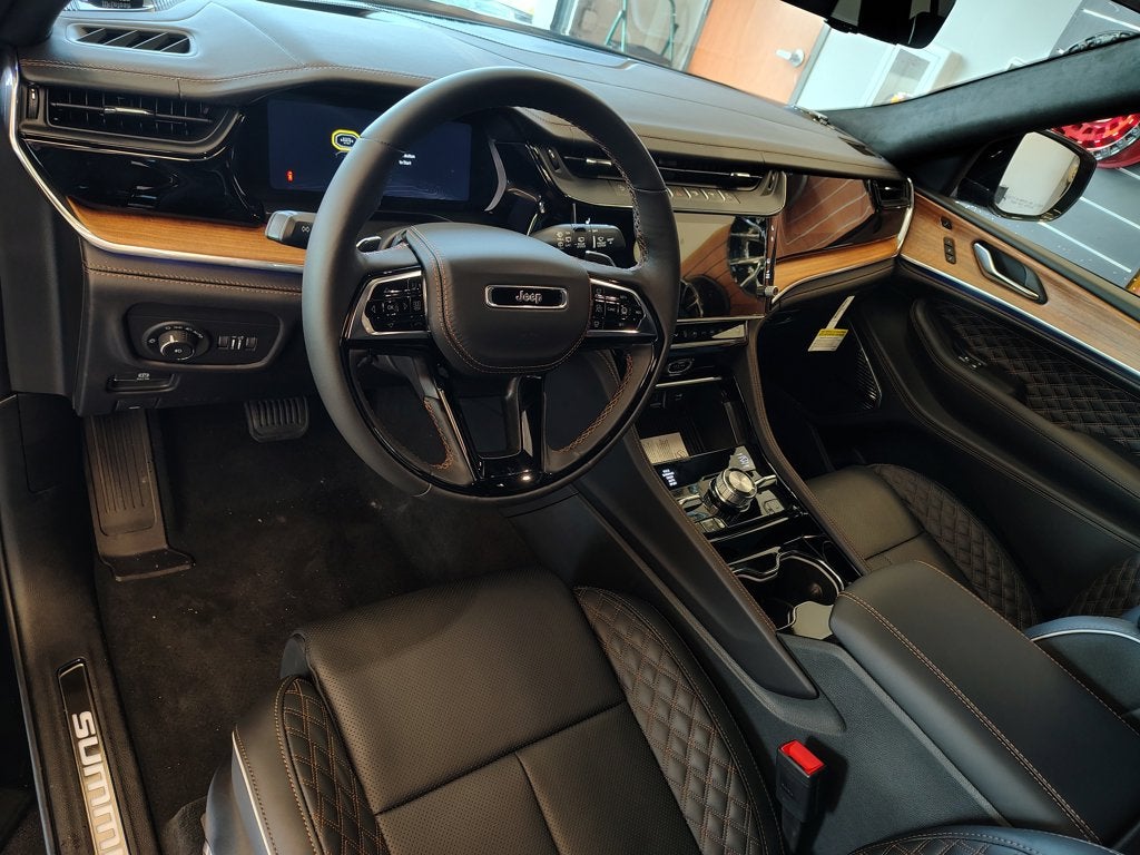 2027 Jeep Grand Cherokee Summit