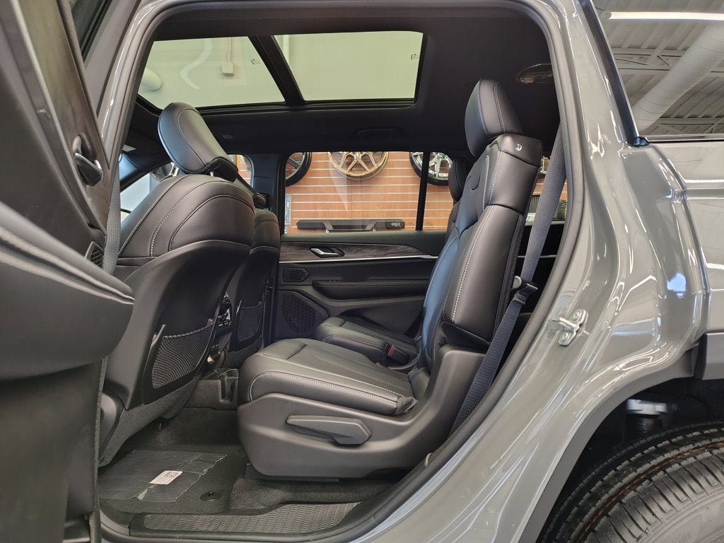 2027 Jeep Grand Cherokee L Limited