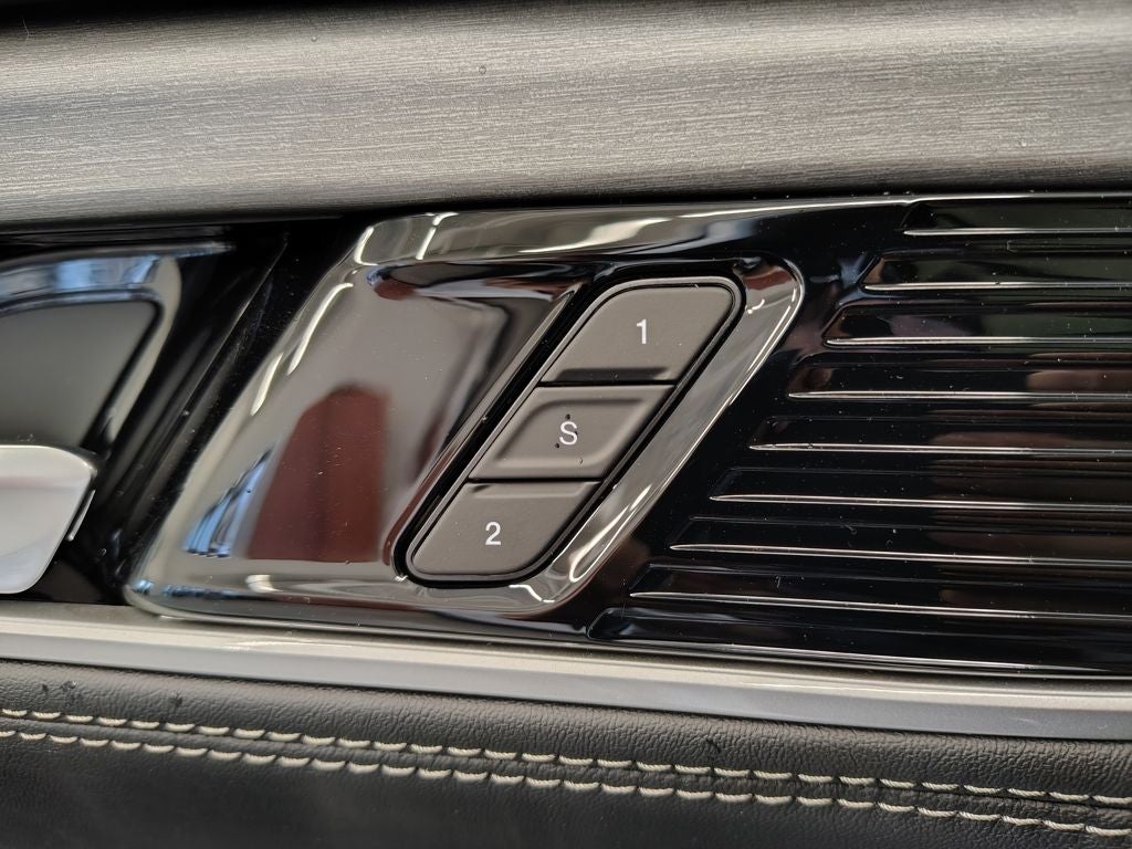 2026 Jeep Grand Wagoneer Base