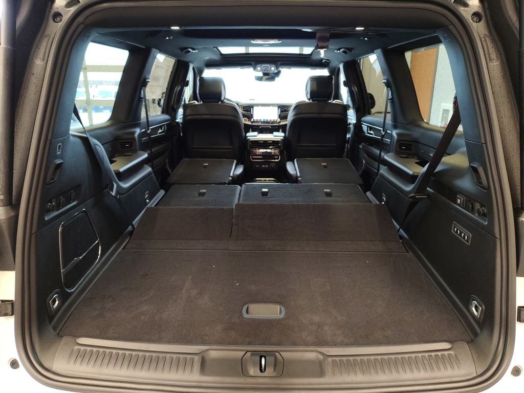 2026 Jeep Grand Wagoneer Base