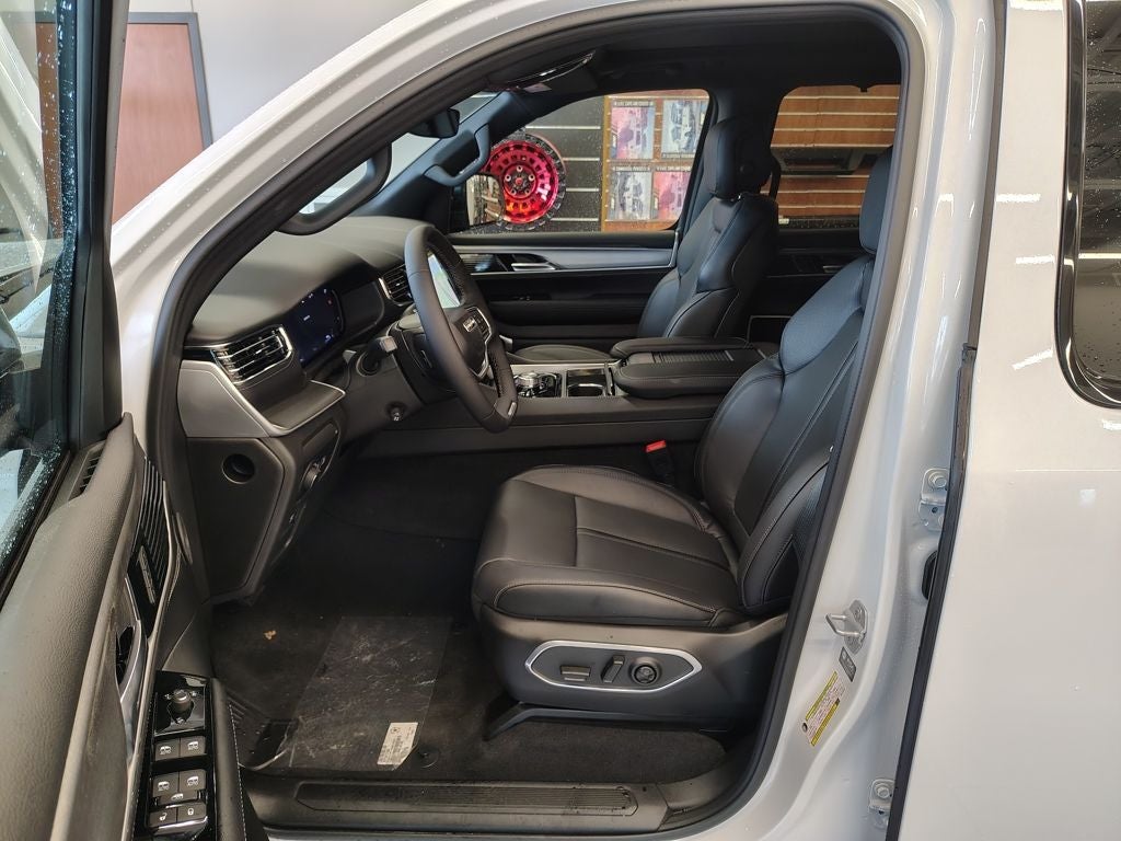 2026 Jeep Grand Wagoneer Limited Reserve