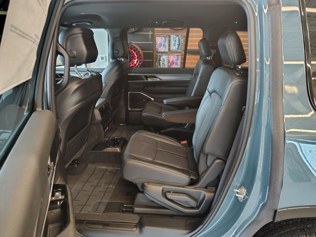 2026 Jeep Grand Wagoneer Limited Altitude