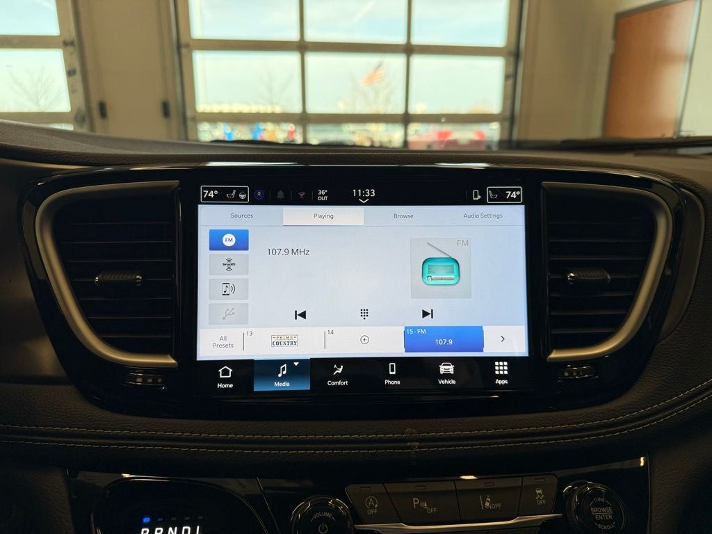 2026 Chrysler Pacifica Select