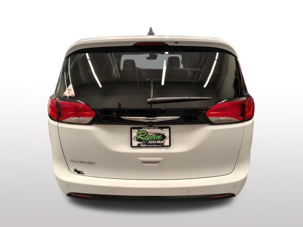 2026 Chrysler Voyager LX