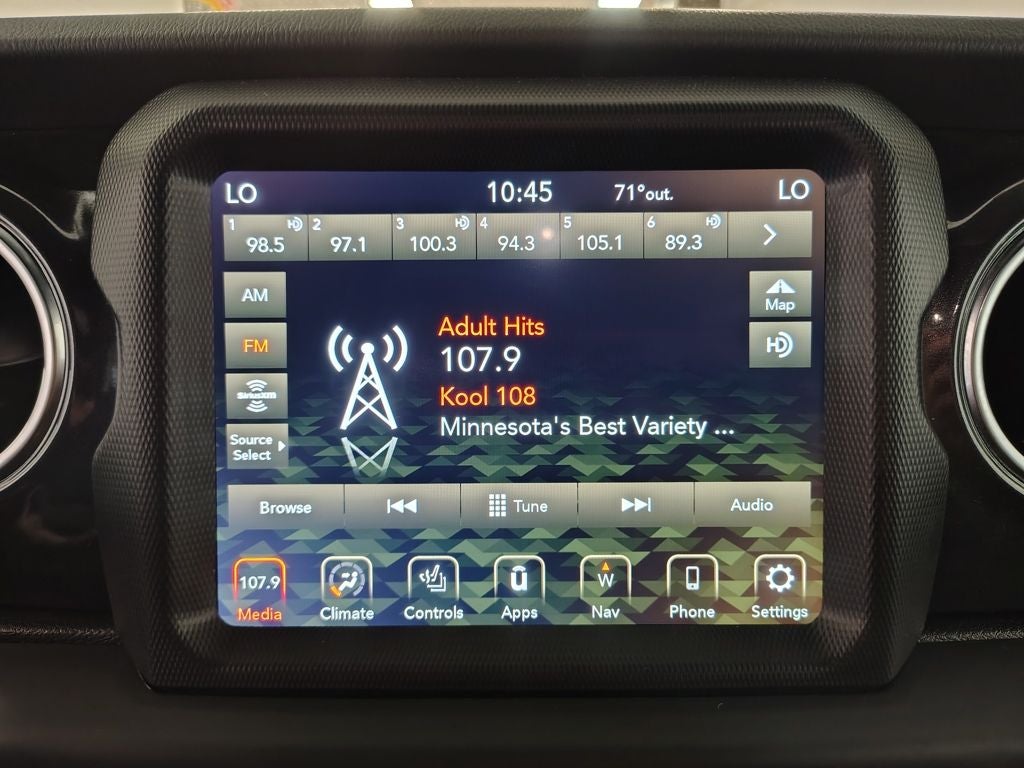 2022 Jeep Wrangler Unlimited Sahara Altitude