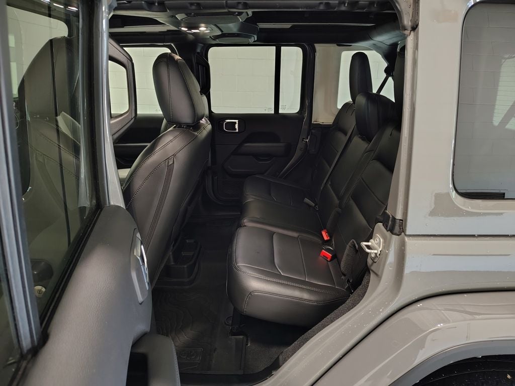 2022 Jeep Wrangler Unlimited Sahara Altitude