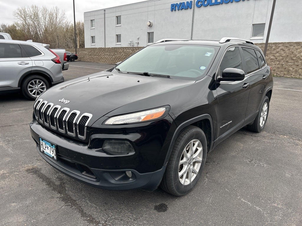 Used 2016 Jeep Cherokee Latitude with VIN 1C4PJMCS6GW143686 for sale in Buffalo, MN