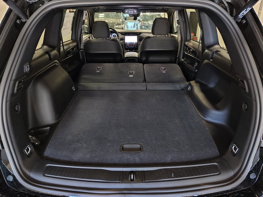 2027 Jeep Grand Cherokee Laredo X