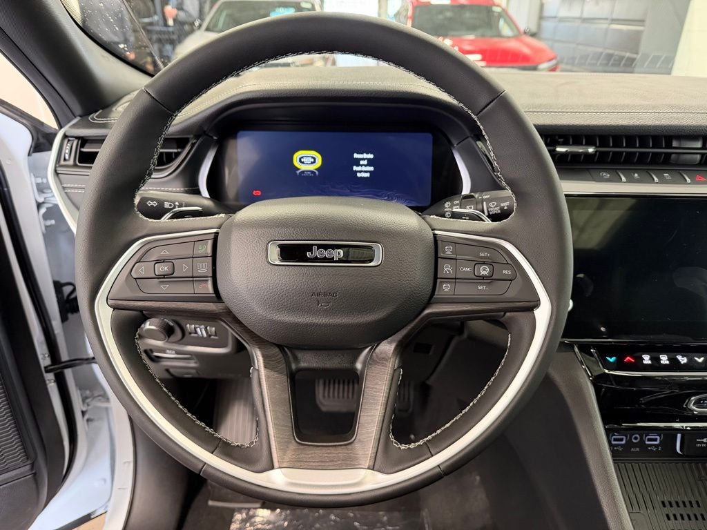 2026 Jeep Grand Cherokee Laredo Altitude