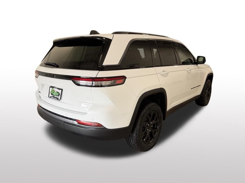 2026 Jeep Grand Cherokee Laredo Altitude