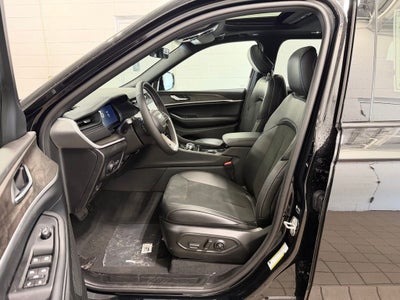 2026 Jeep Grand Cherokee Altitude