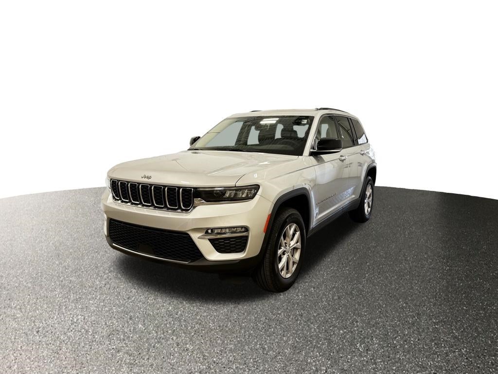 Used 2022 Jeep Grand Cherokee Limited with VIN 1C4RJHBG4N8592136 for sale in Buffalo, Minnesota