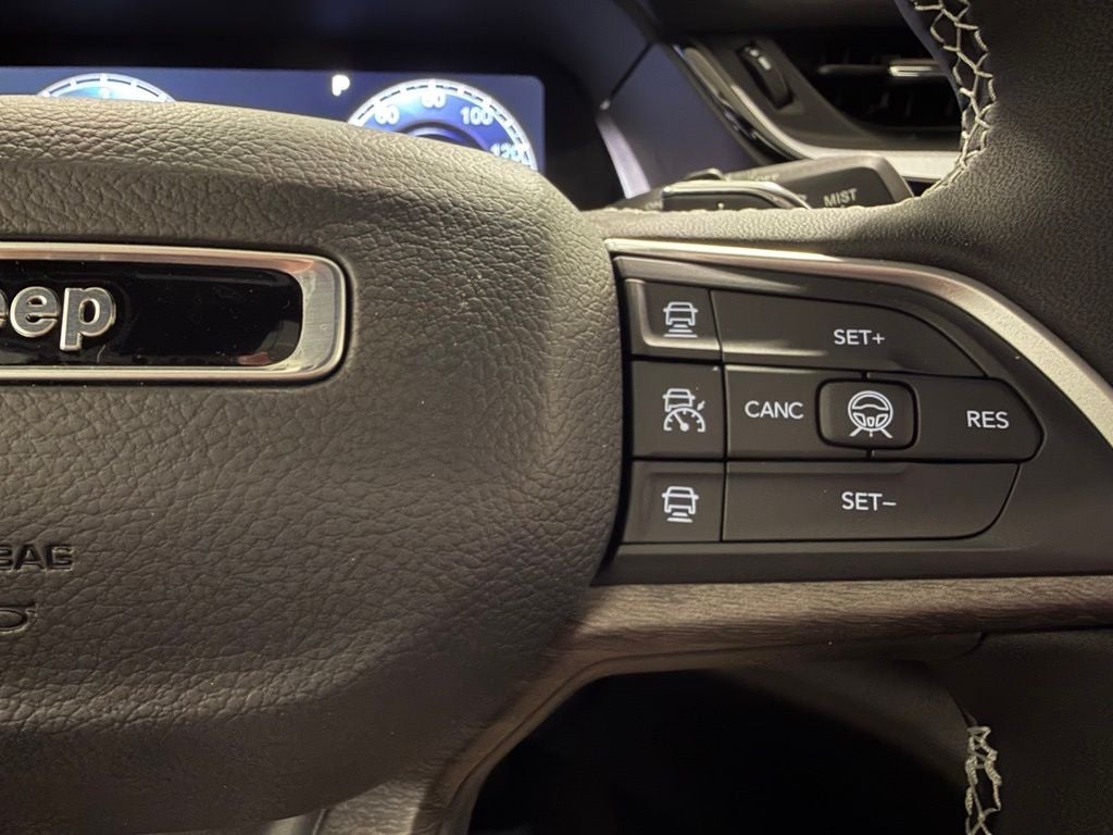 2027 Jeep Grand Cherokee Limited Reserve