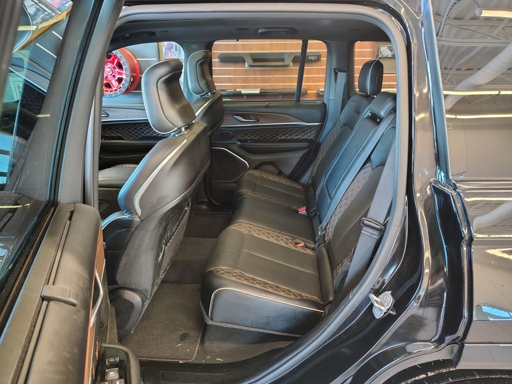 2023 Jeep Grand Cherokee Summit