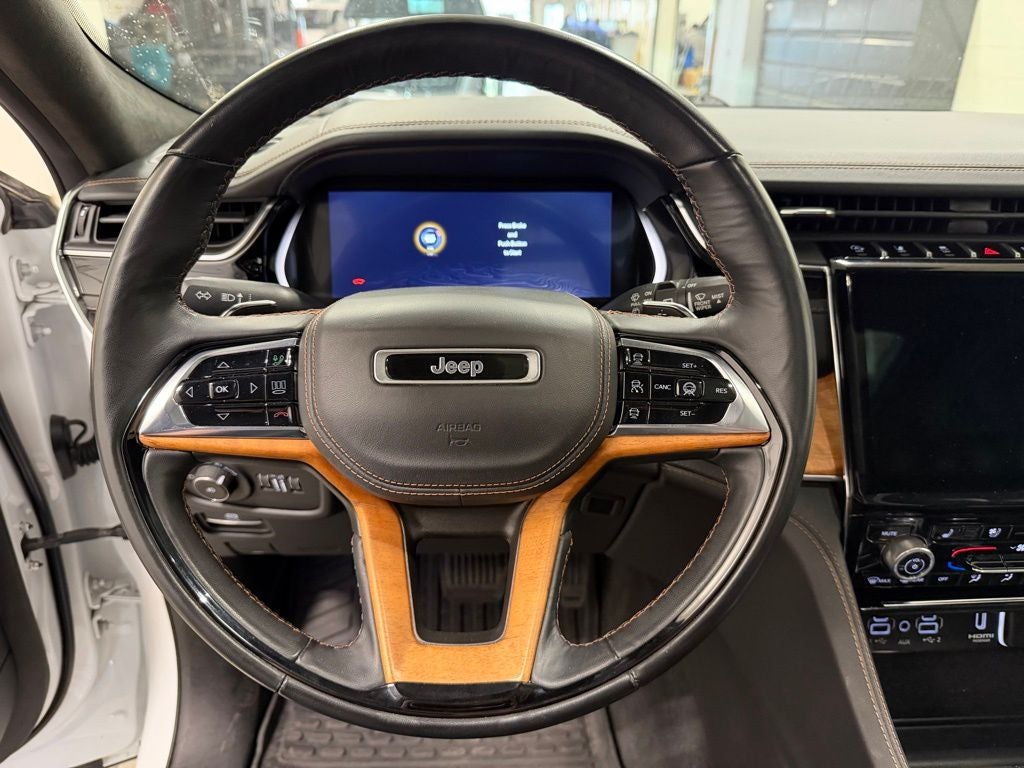 2022 Jeep Grand Cherokee Summit