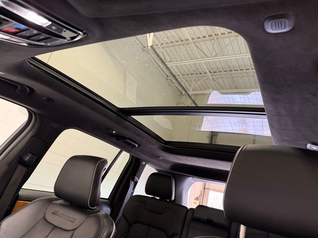 2022 Jeep Grand Cherokee Summit