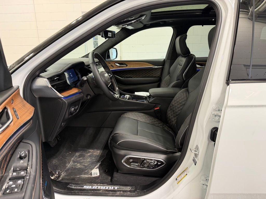 2026 Jeep Grand Cherokee Summit