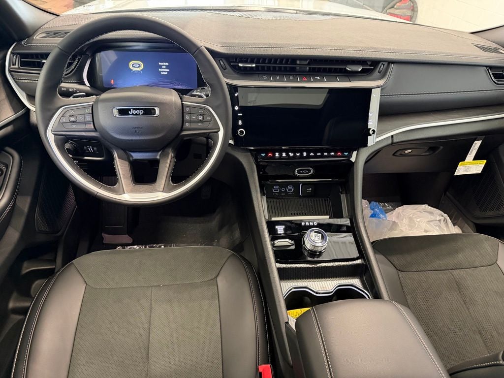 2026 Jeep Grand Cherokee L Laredo Altitude