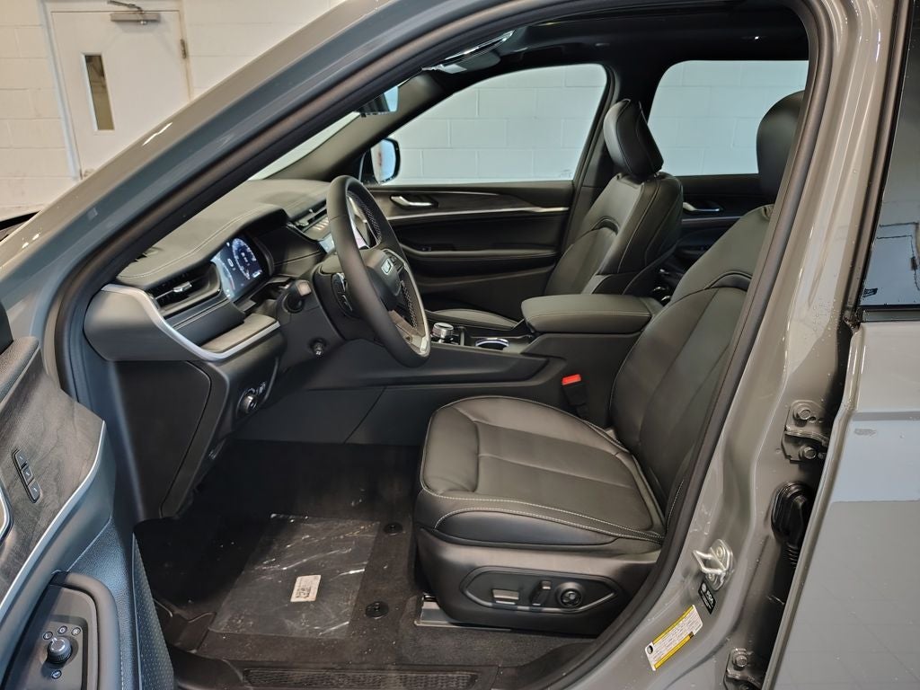 2027 Jeep Grand Cherokee L Limited Reserve