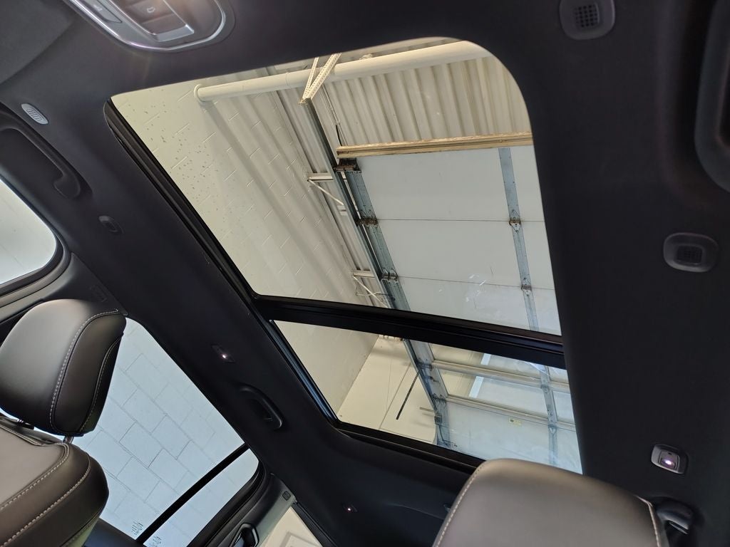 2027 Jeep Grand Cherokee L Limited Reserve