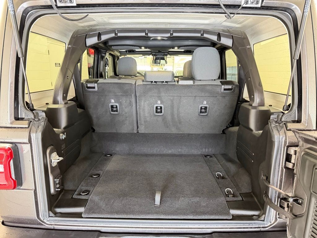 2025 Jeep Wrangler Sahara 4xe