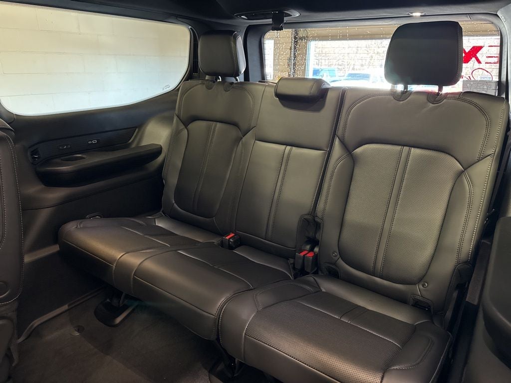 2026 Jeep Grand Wagoneer Base