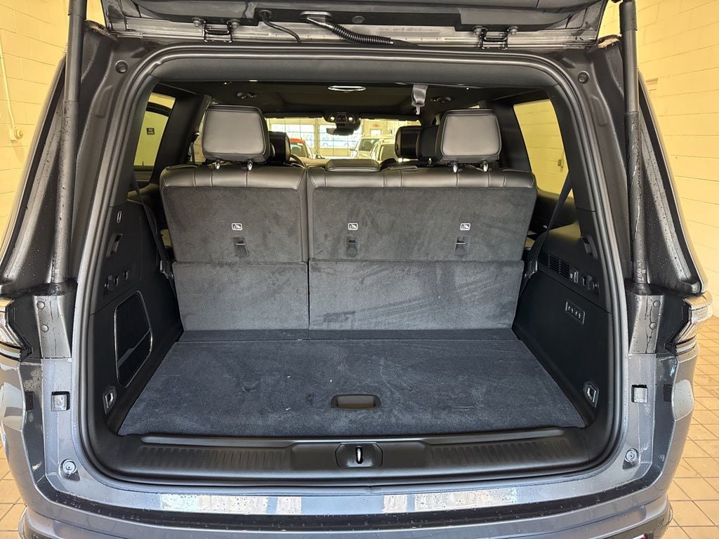 2026 Jeep Grand Wagoneer Base