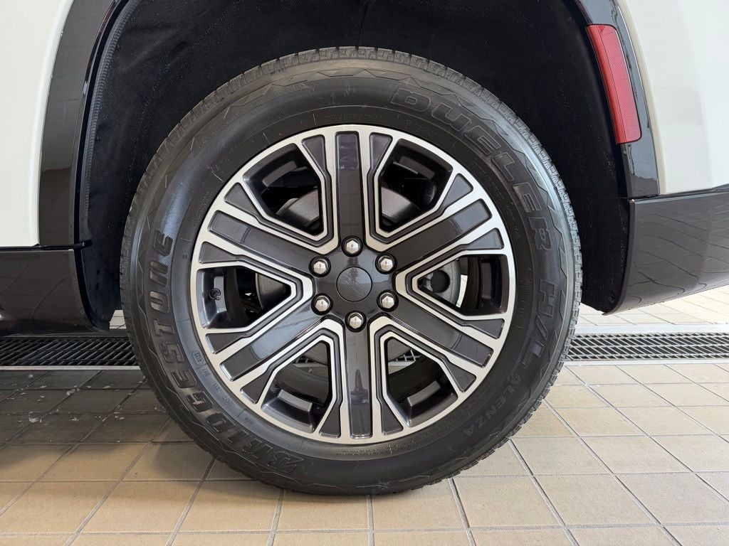 2024 Jeep Wagoneer Base