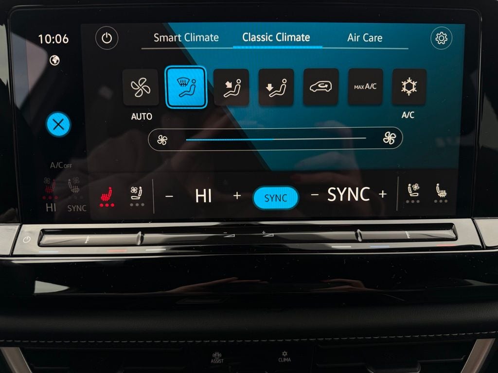 2024 Volkswagen Atlas Cross Sport 2.0T SEL Premium R-Line