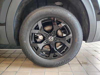 2024 Volkswagen Atlas 2.0T Peak Edition SEL