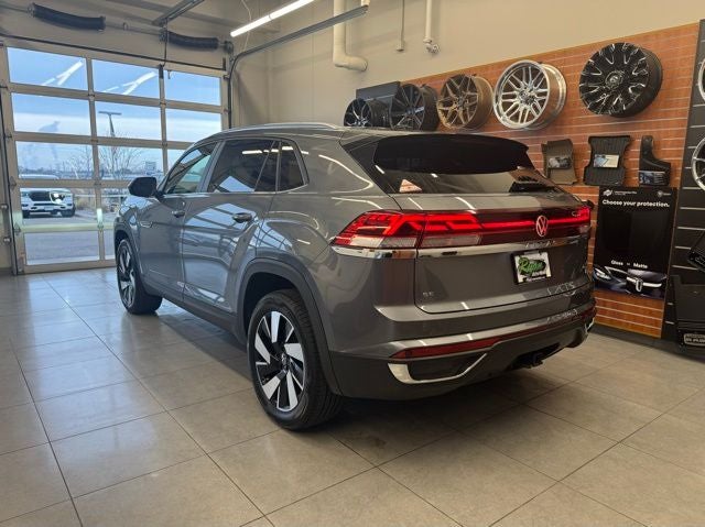 2025 Volkswagen Atlas Cross Sport 2.0T SE w/Technology