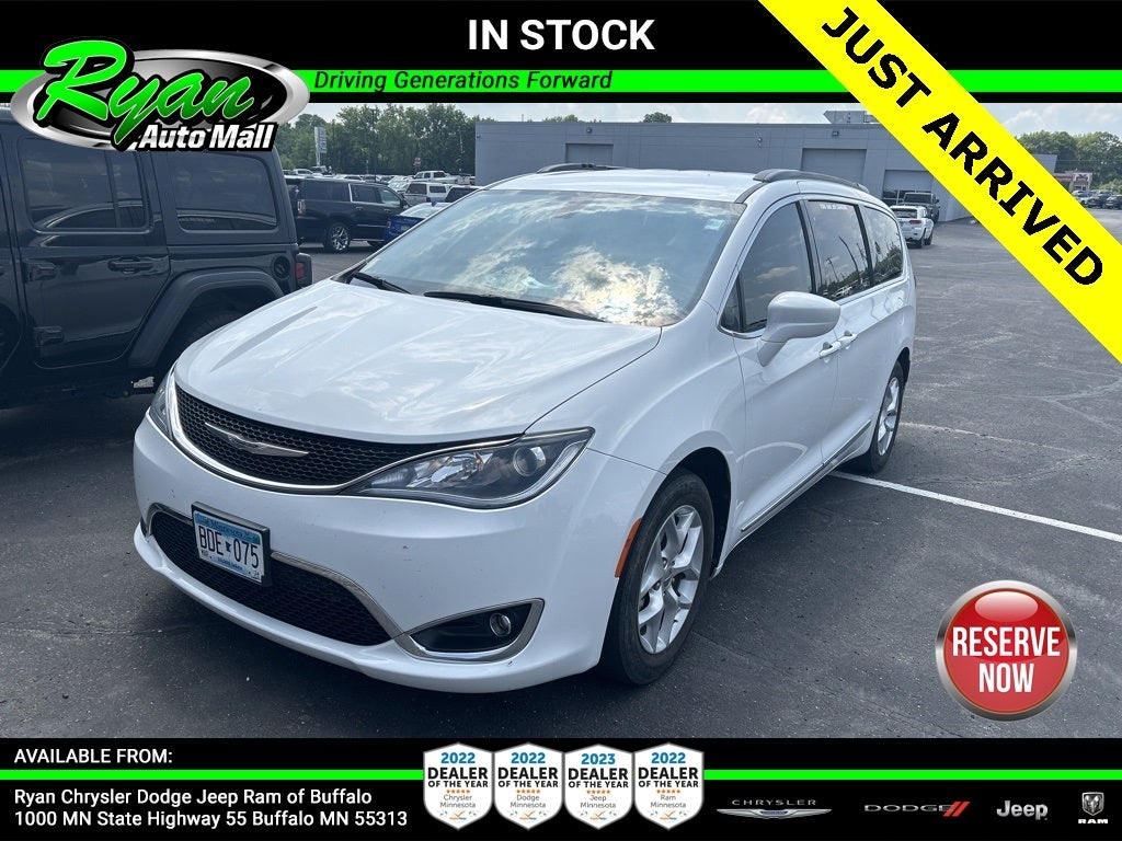 Used 2017 Chrysler Pacifica Touring-L with VIN 2C4RC1BG4HR667850 for sale in Buffalo, Minnesota