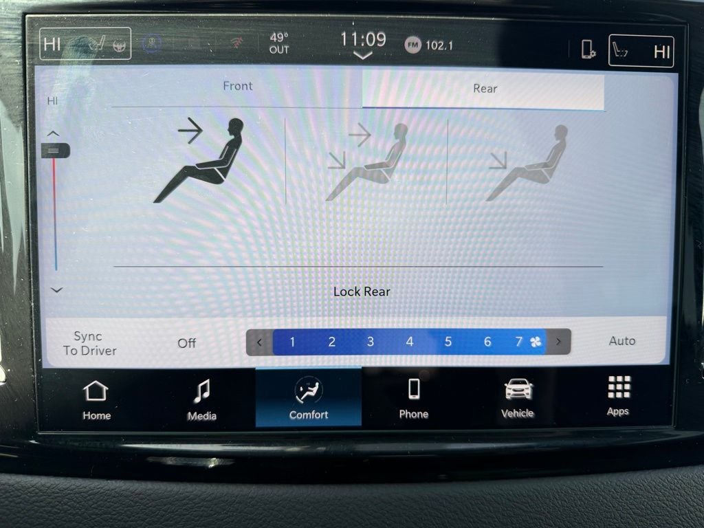 2025 Chrysler Pacifica Select