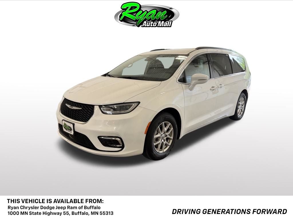 2022 Chrysler Pacifica Touring L's photo