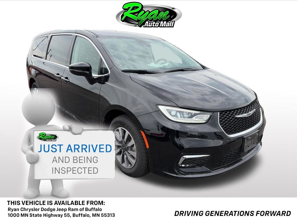 2024 Chrysler Pacifica Hybrid Select