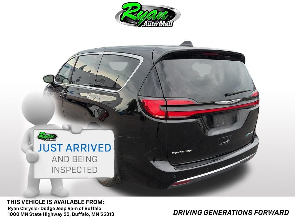 2024 Chrysler Pacifica Hybrid Select
