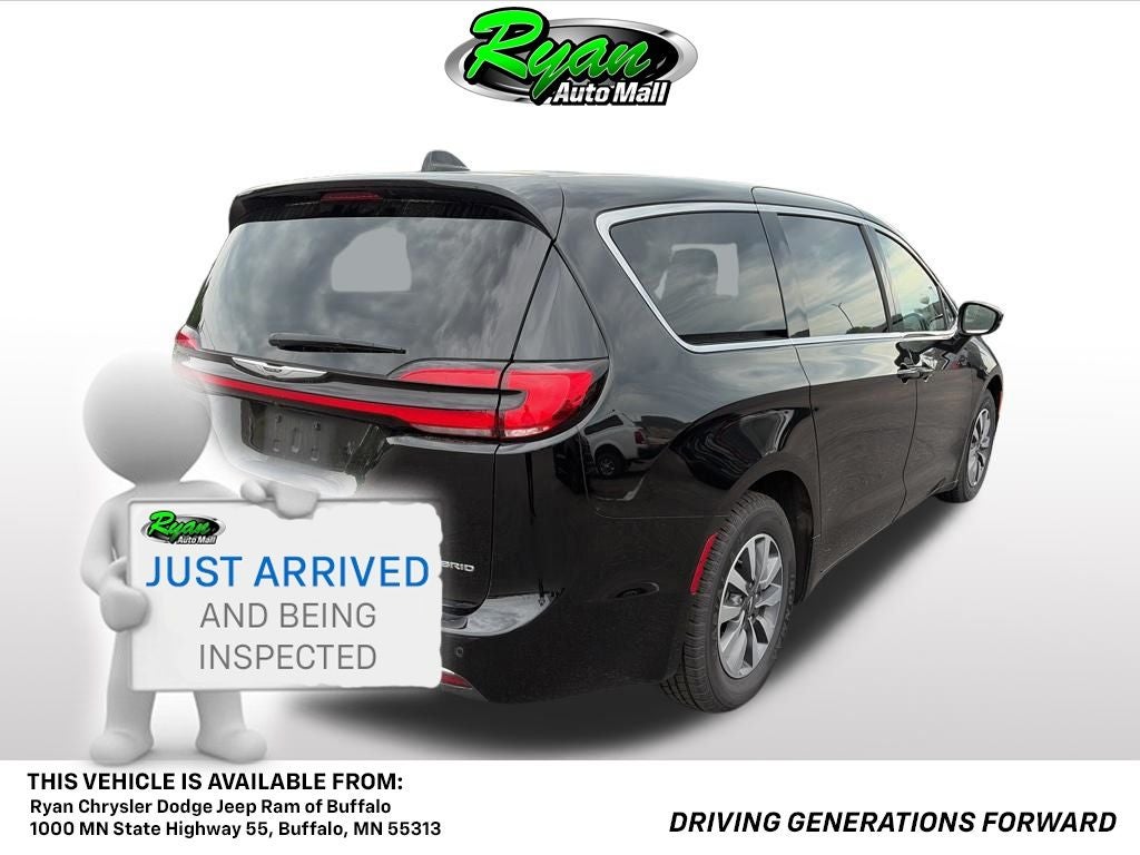 2024 Chrysler Pacifica Hybrid Select