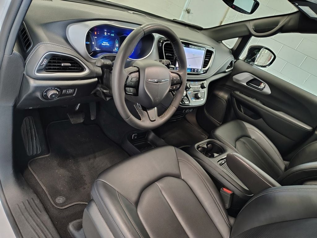 2024 Chrysler Pacifica Hybrid Select