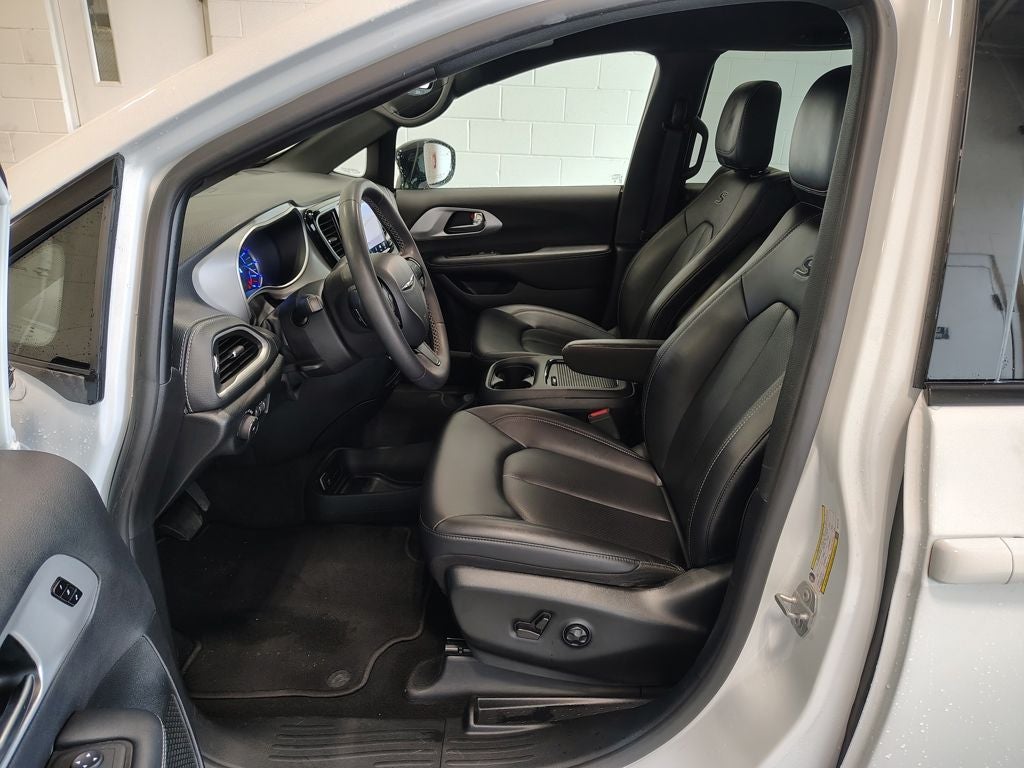 2024 Chrysler Pacifica Hybrid Select