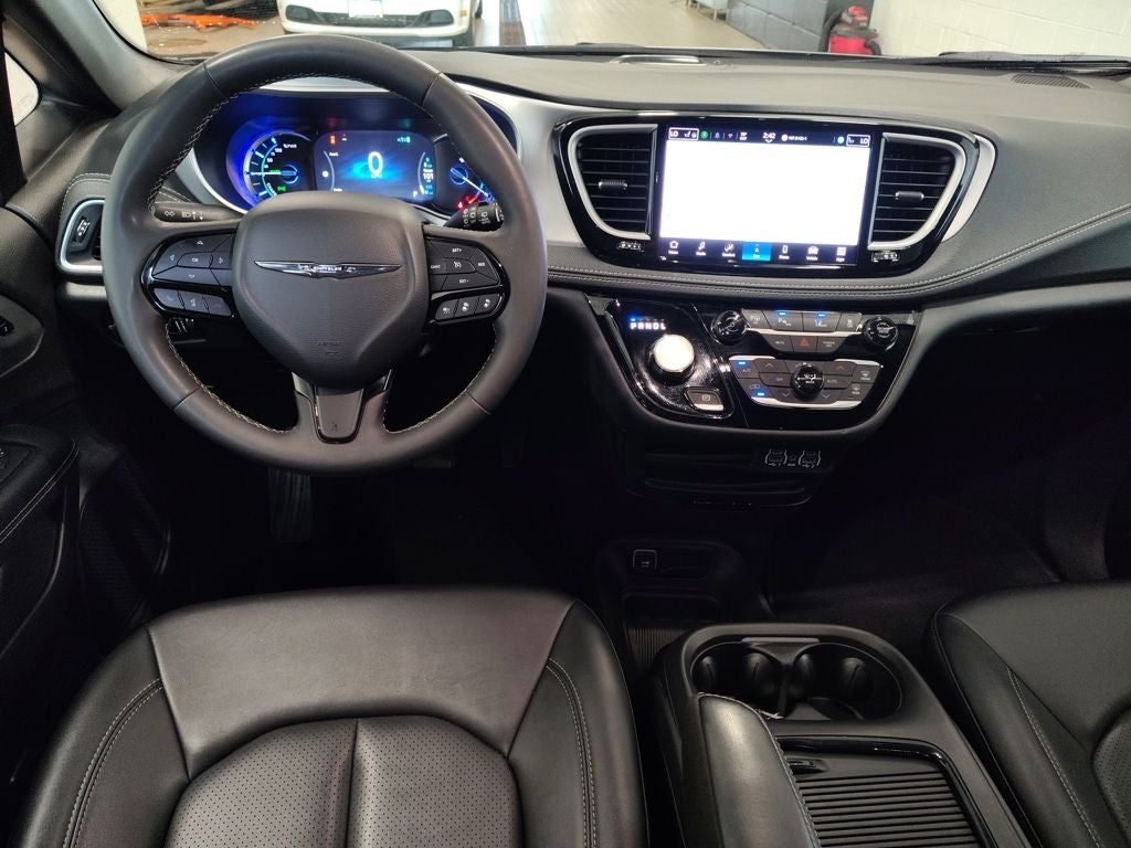 2024 Chrysler Pacifica Hybrid Select
