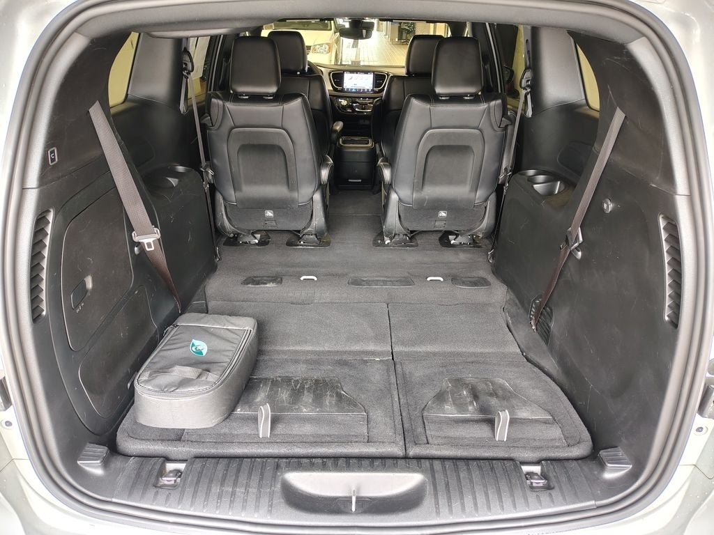 2024 Chrysler Pacifica Hybrid Select