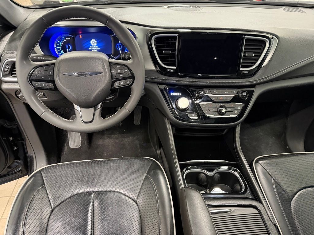 2024 Chrysler Pacifica Hybrid Select