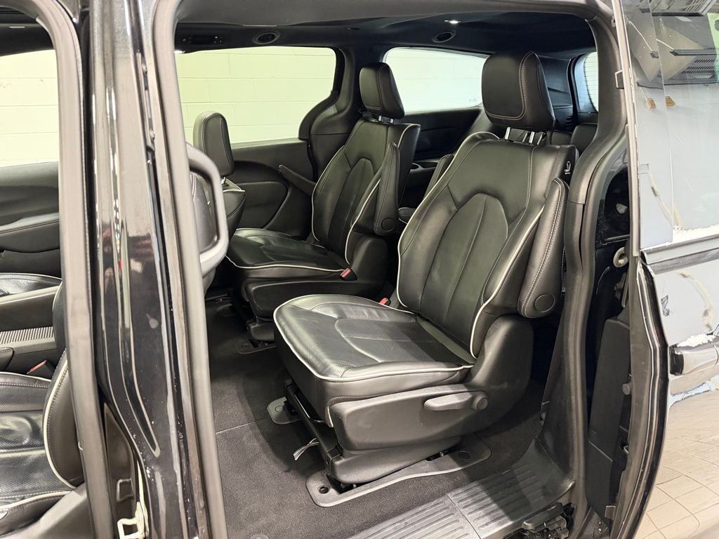 2024 Chrysler Pacifica Hybrid Select