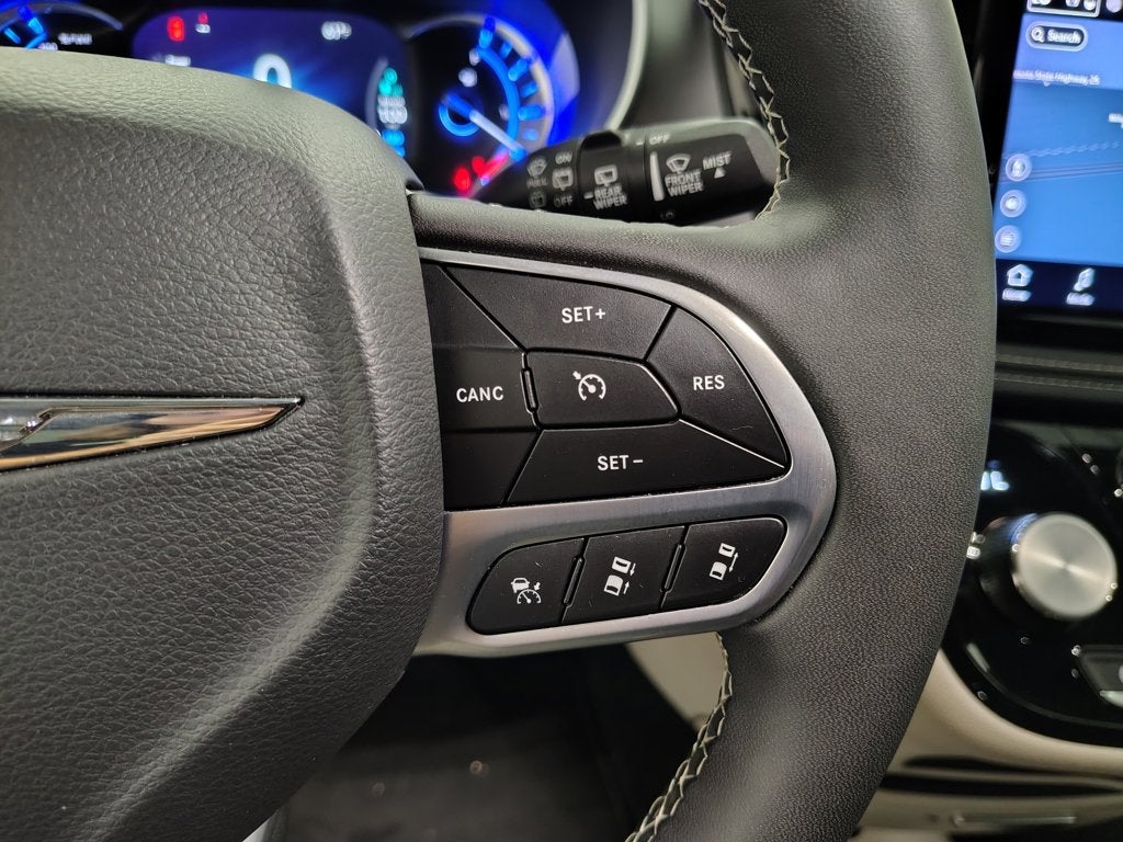 2024 Chrysler Pacifica Hybrid Select