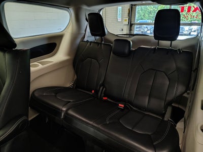 2024 Chrysler Pacifica Hybrid Select