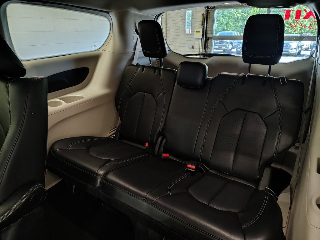 2024 Chrysler Pacifica Hybrid Select